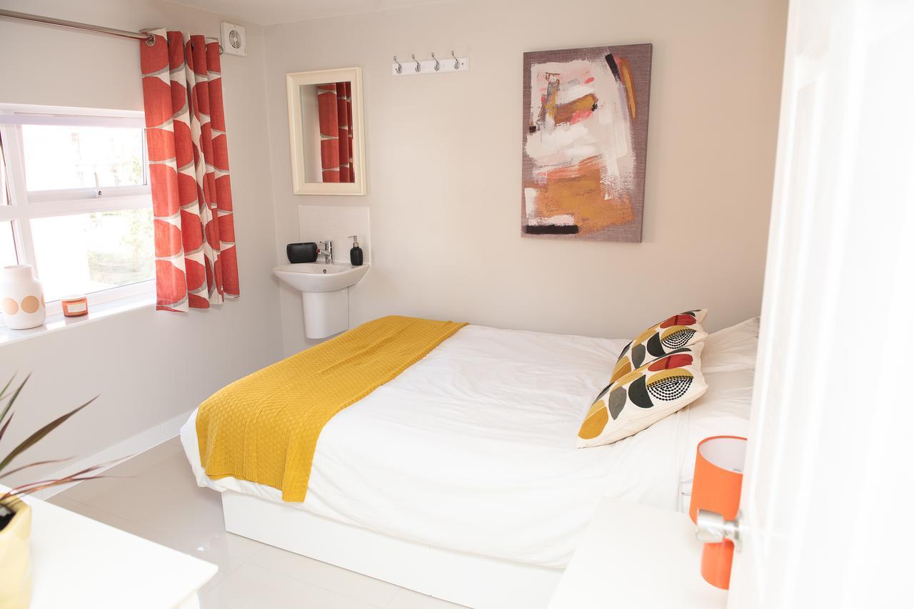 Pinehill Rooms เรดดิ้ง ภายนอก รูปภาพ